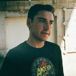 Meet your Posher, Josh